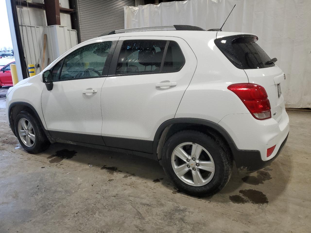 2021 Chevrolet Trax - Image 2