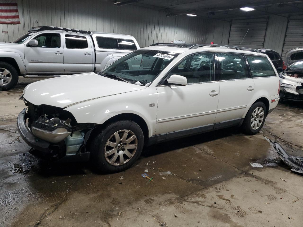 2002 Volkswagen Passat - Image 1