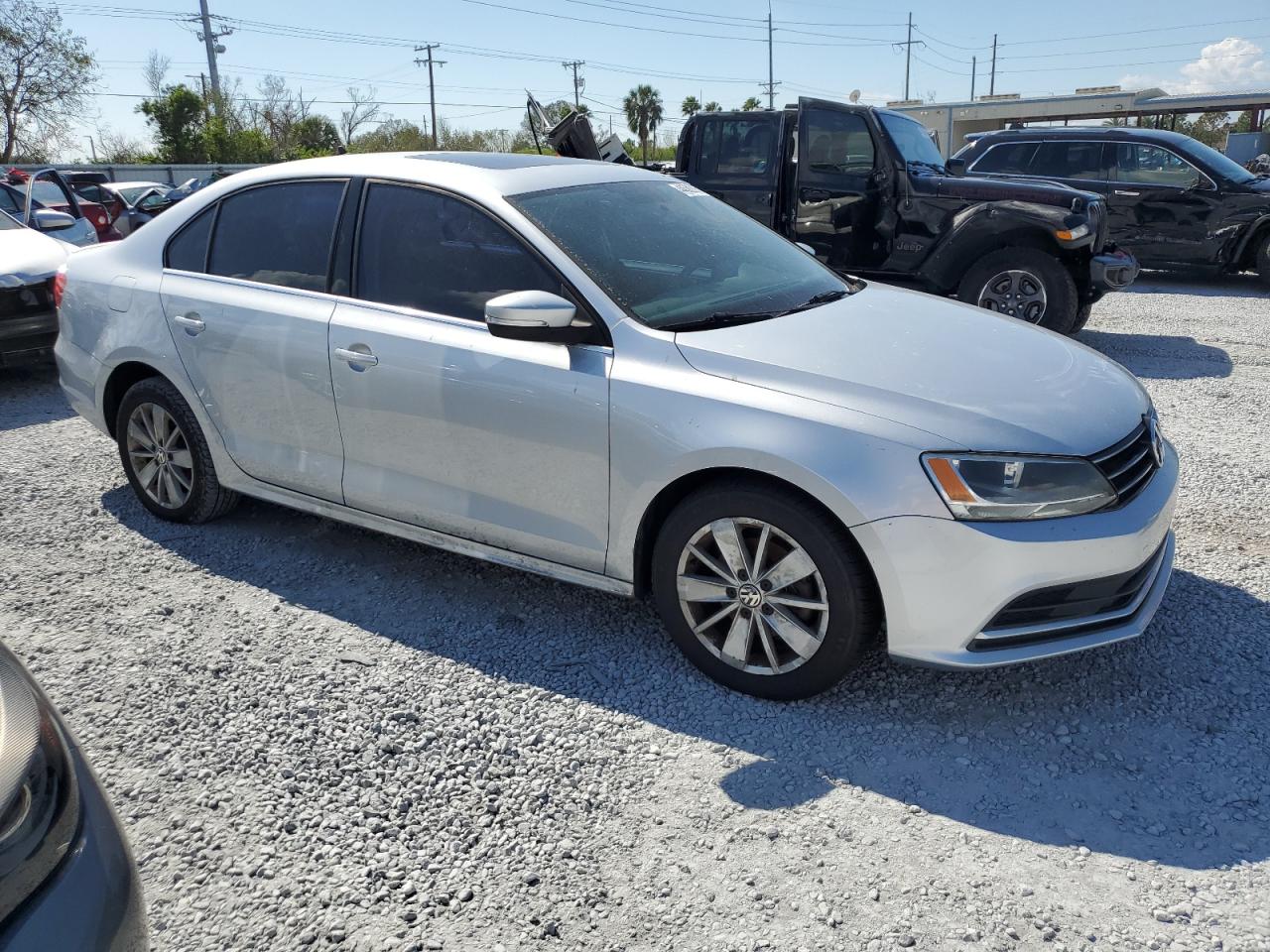 2015 Volkswagen Jetta - Image 4