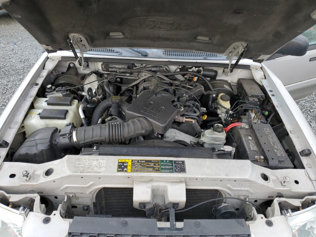 2004 Ford Explorer - Image 11