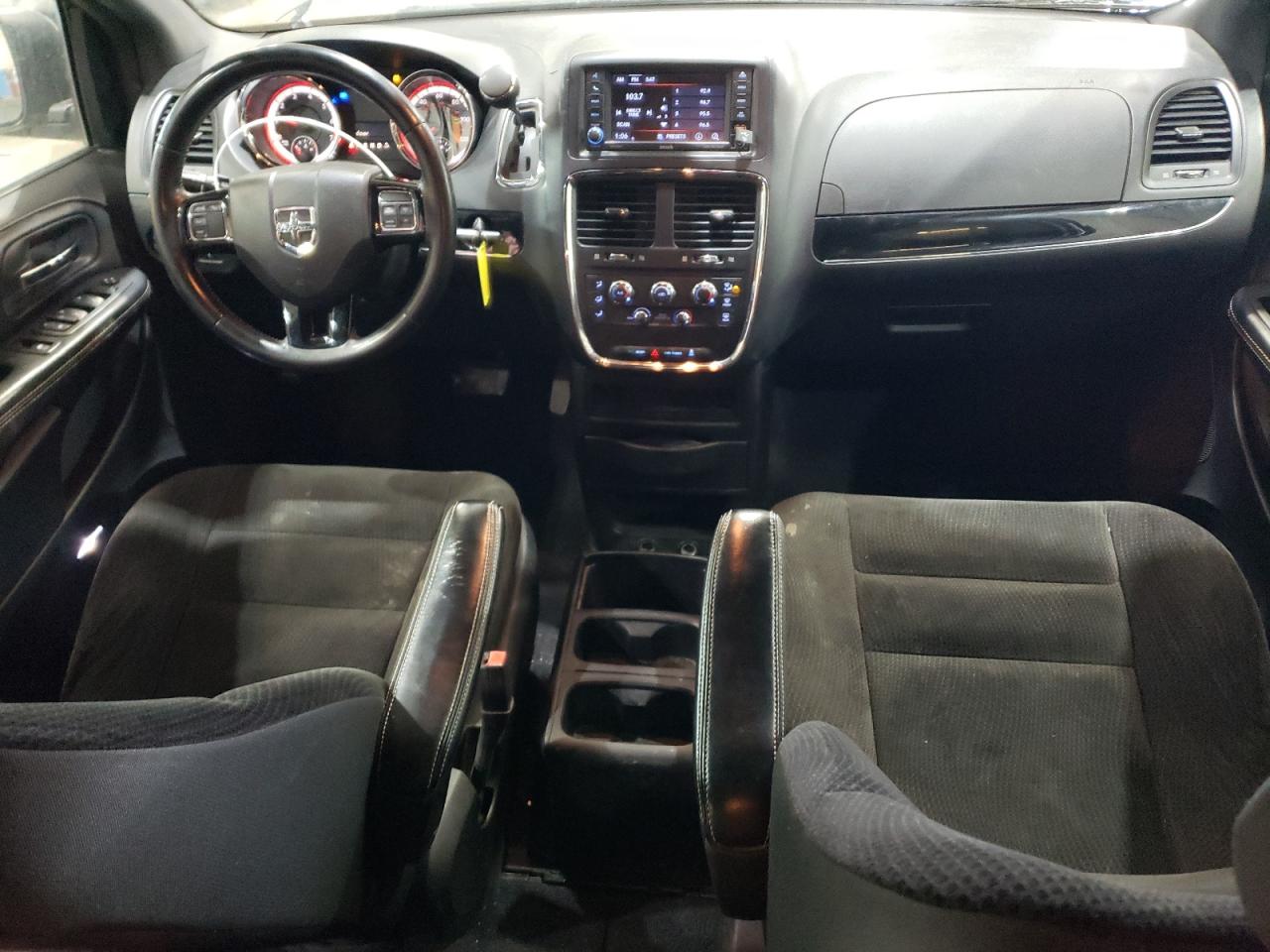 2018 Dodge Caravan - Image 8
