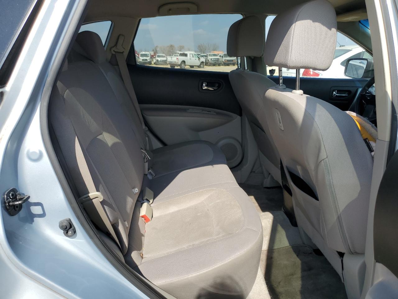 2015 Nissan Rogue - Image 11