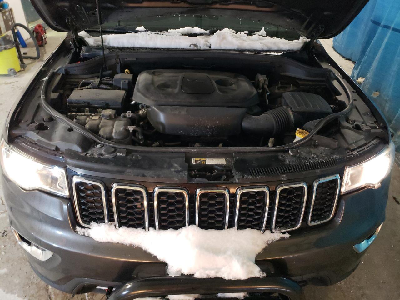 2019 Jeep Grand Cherokee - Image 12