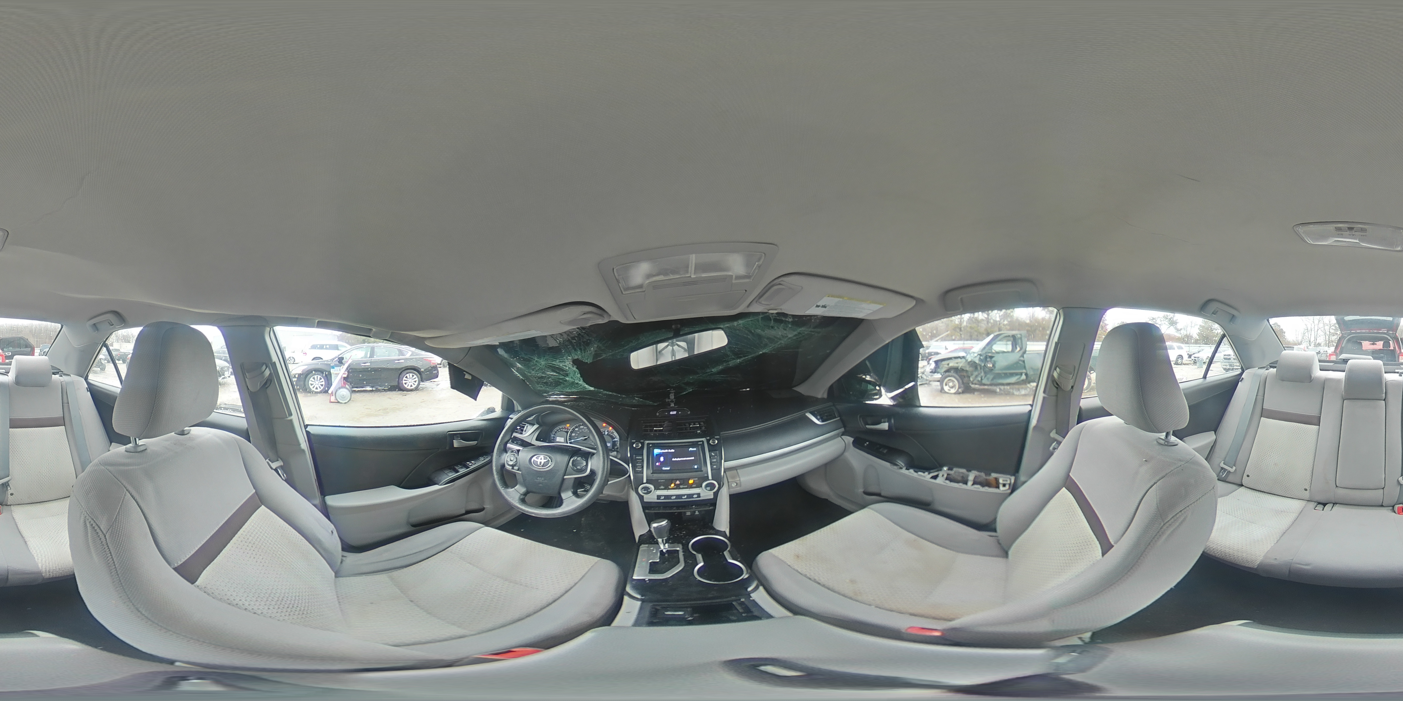 2013 Toyota Camry - Image 13