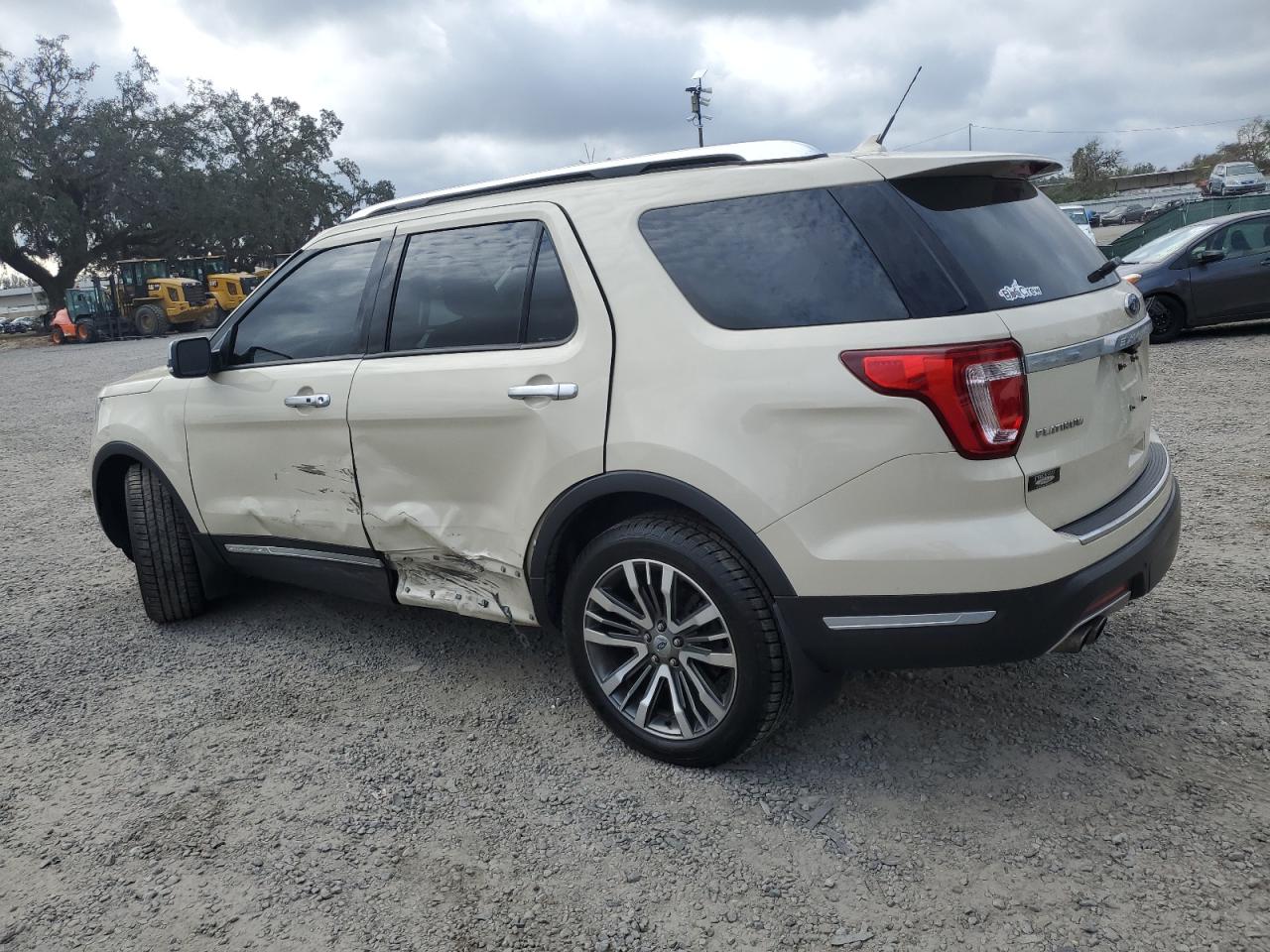 2018 Ford Explorer - Image 2