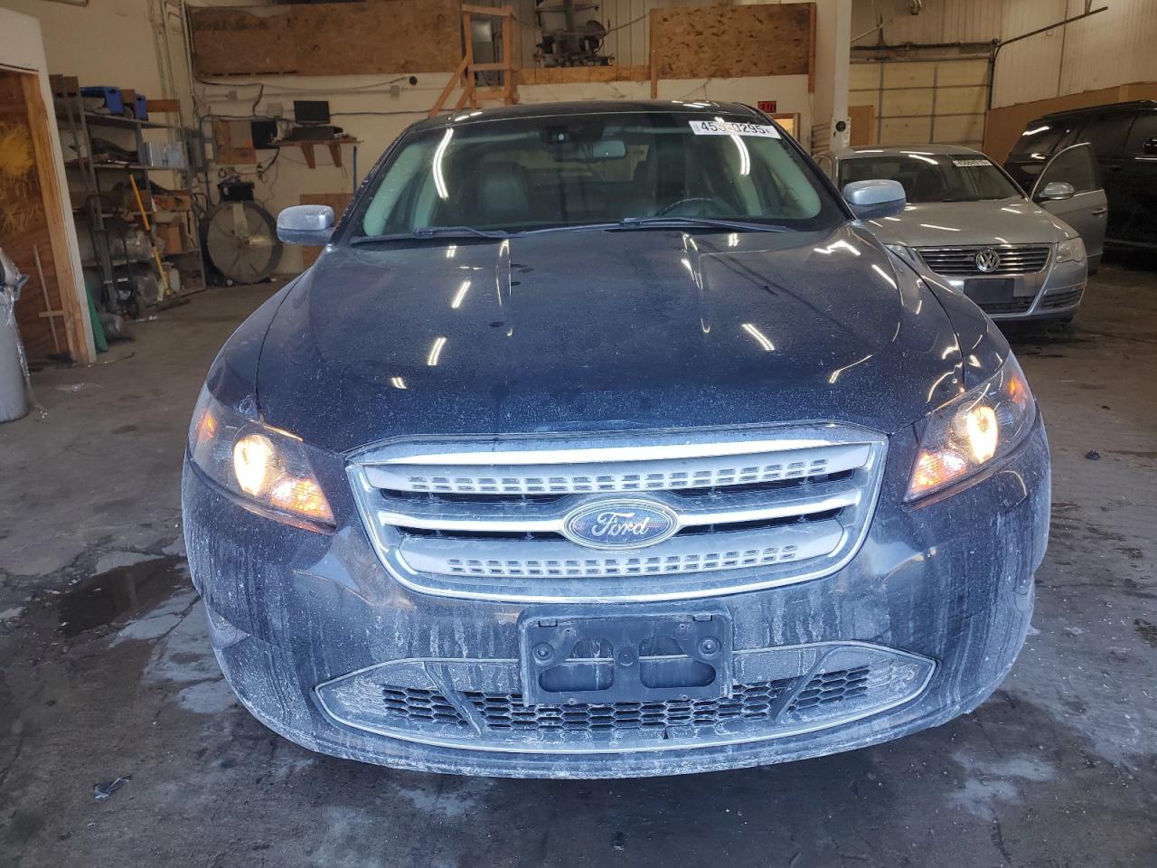 2010 Ford Taurus - Image 5