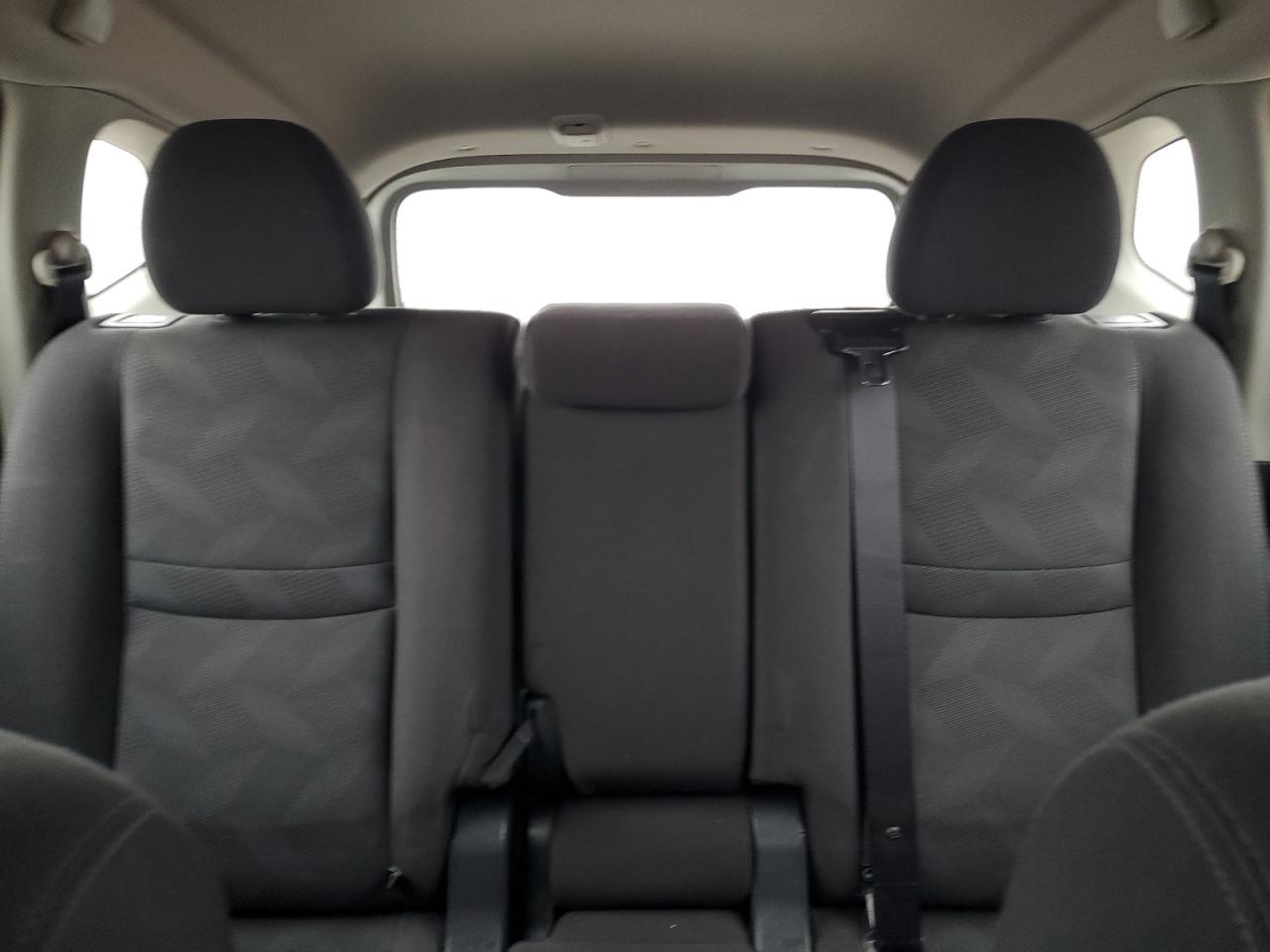 2016 Nissan Rogue - Image 10