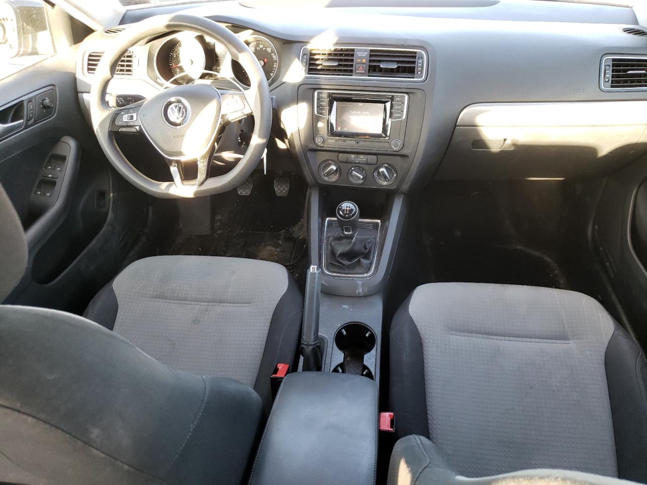 2017 Volkswagen Jetta - Image 8