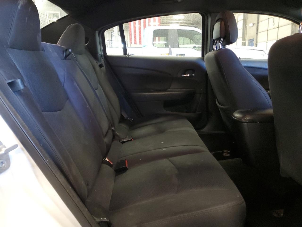 2013 Chrysler 200 - Image 10