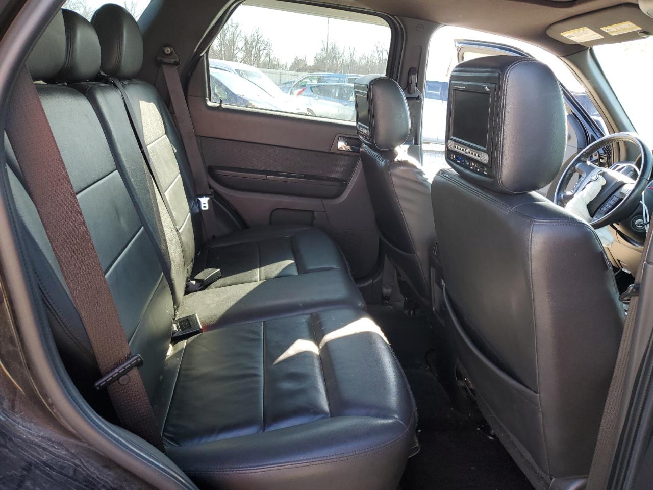 2010 Ford Escape - Image 11
