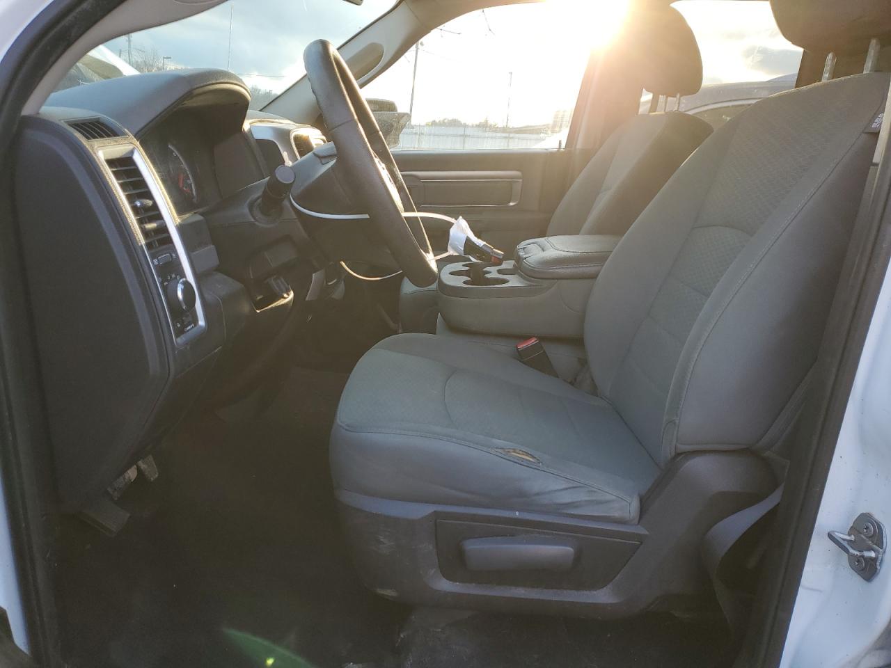 2016 RAM 1500 - Image 7