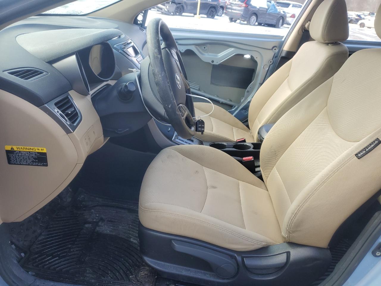 2013 Hyundai Elantra - Image 7