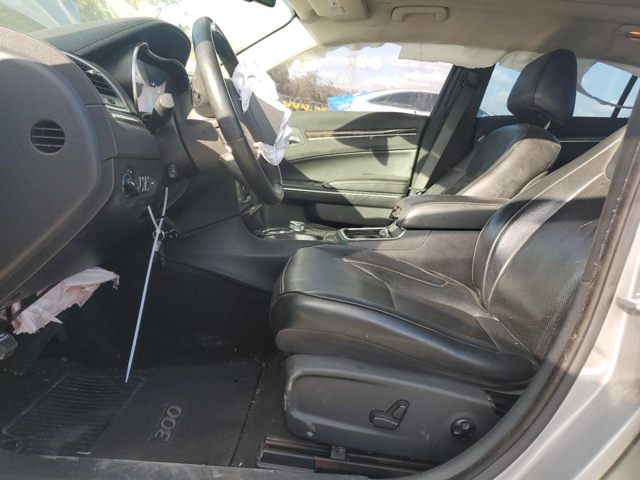 2017 Chrysler 300 - Image 7