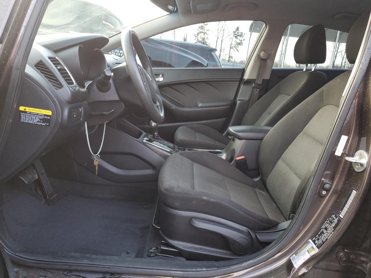 2017 Kia Forte - Image 7
