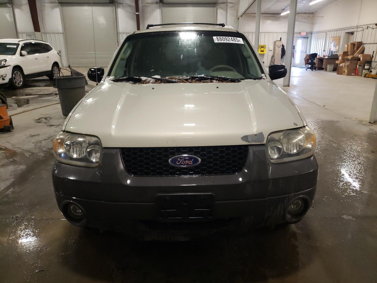 2005 Ford Escape - Image 5
