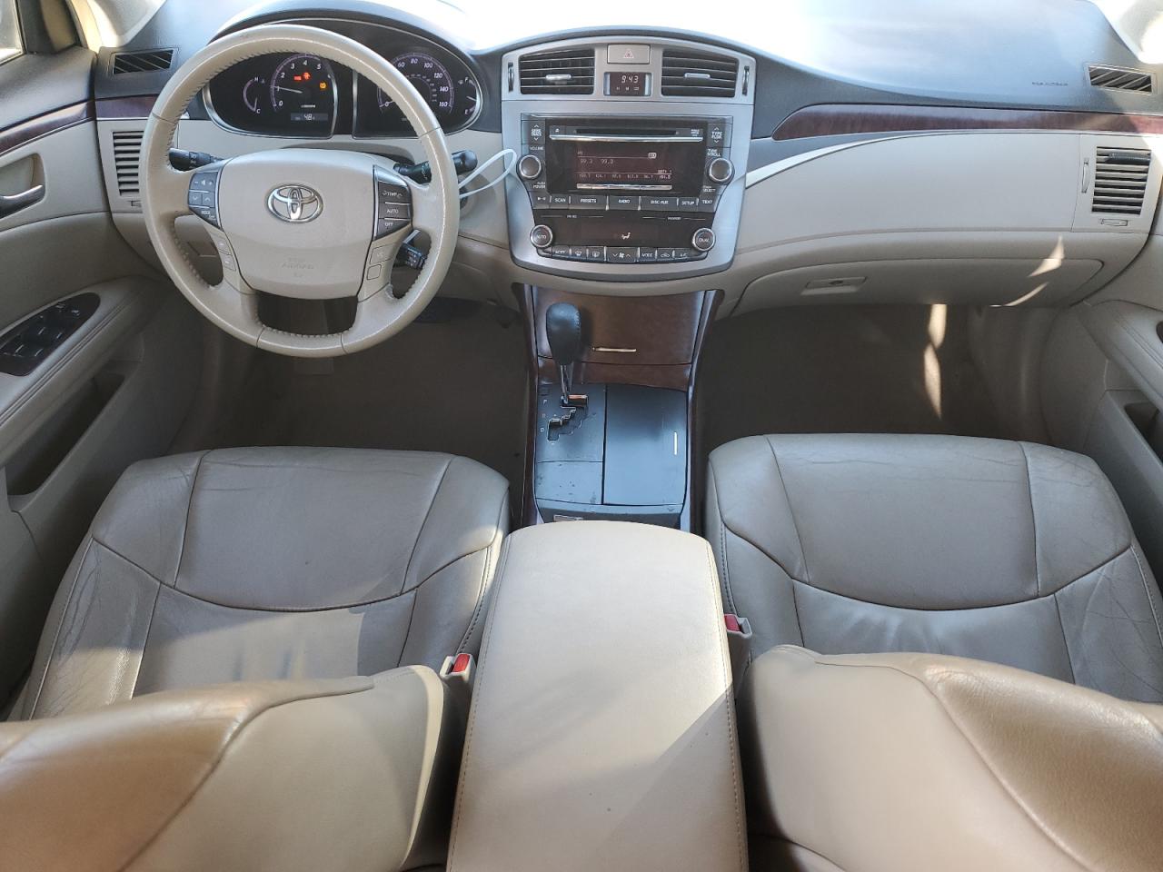 2011 Toyota Avalon - Image 8
