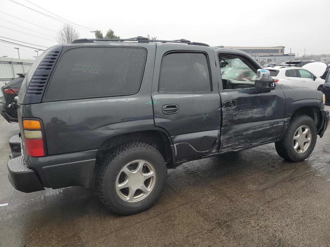 2004 GMC Yukon - Image 3