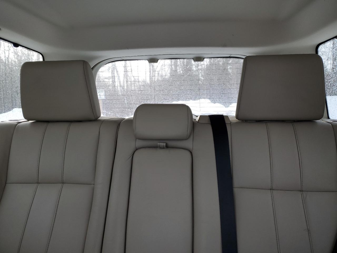 2013 Land Rover LR2 - Image 10