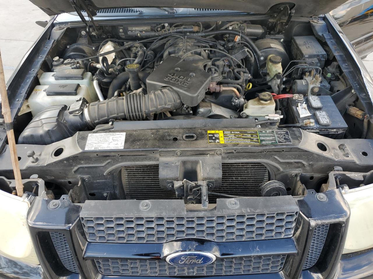 2005 Ford Explorer - Image 11