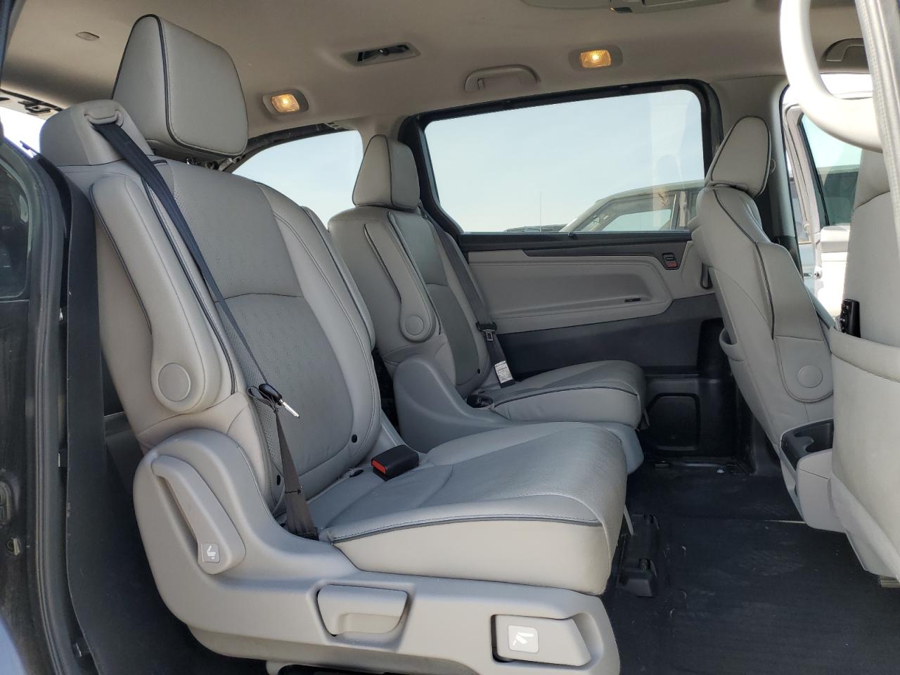 2022 Honda Odyssey - Image 12