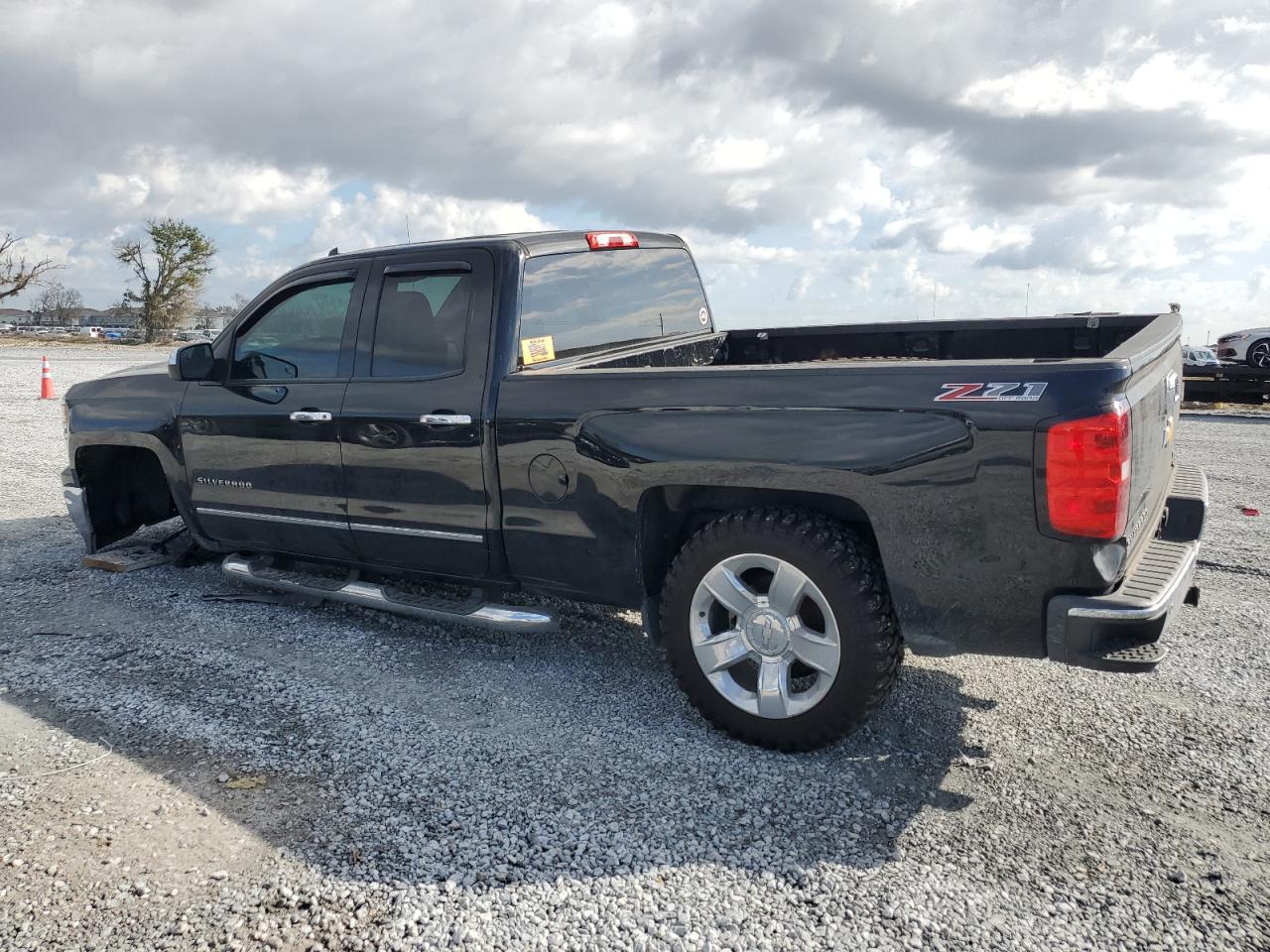 2014 Chevrolet Silverado - Image 2