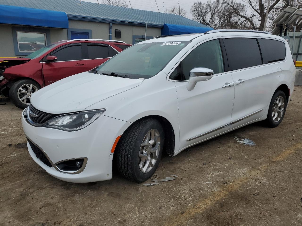 2018 Chrysler Pacifica - Image 1