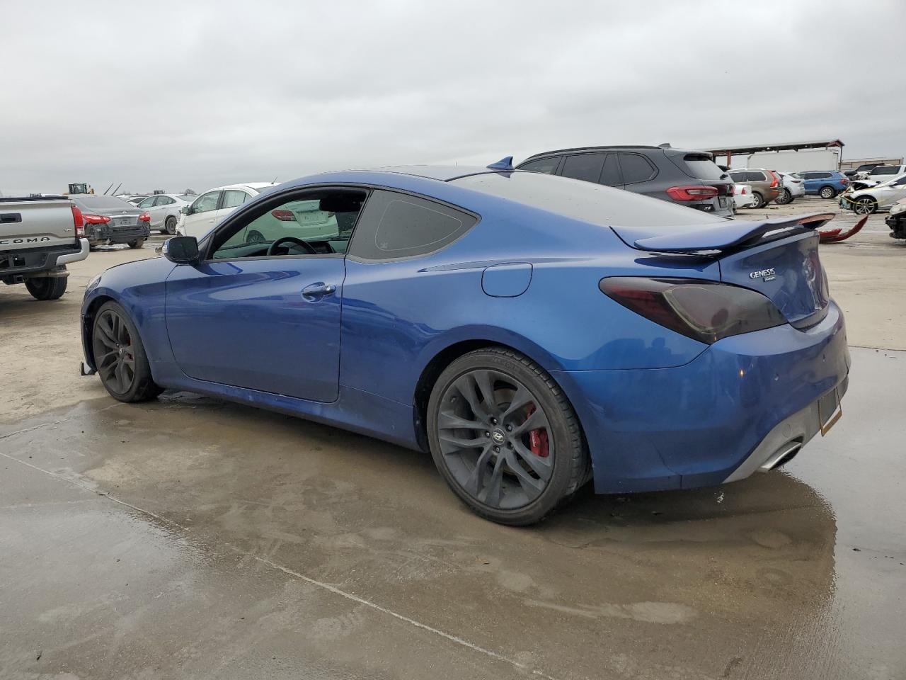 2015 Hyundai Genesis - Image 2