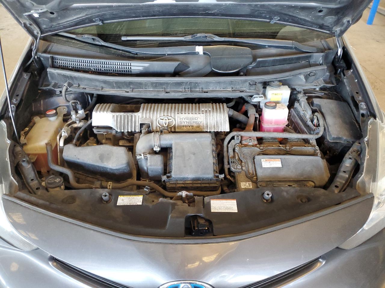 2016 Toyota Prius - Image 11