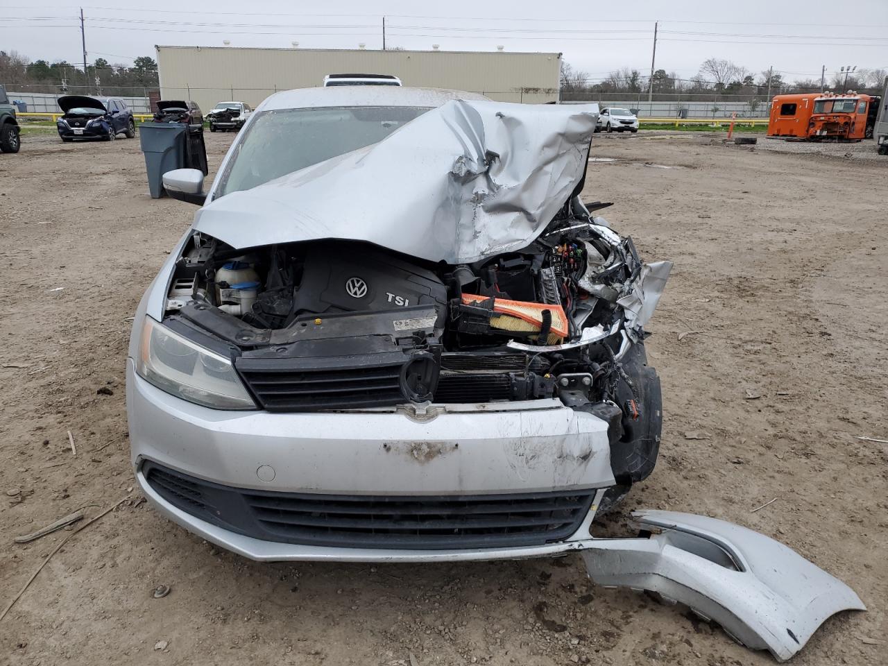 2014 Volkswagen Jetta - Image 5