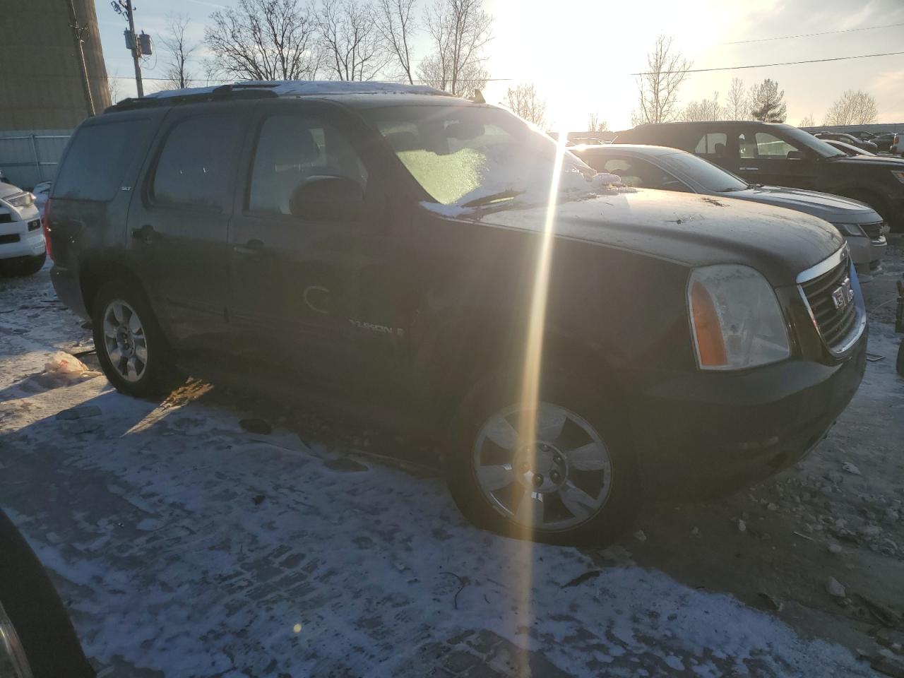 2009 GMC Yukon - Image 4