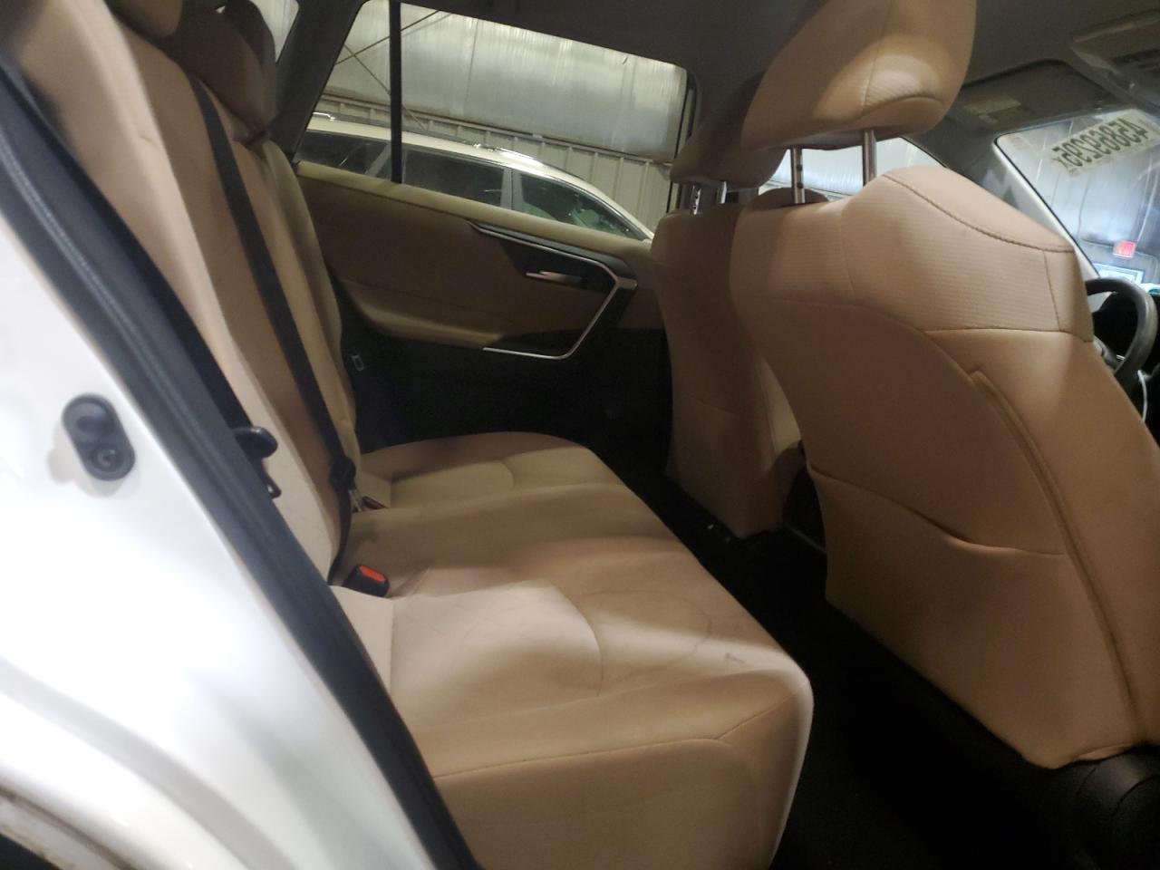 2020 Toyota RAV 4 - Image 11