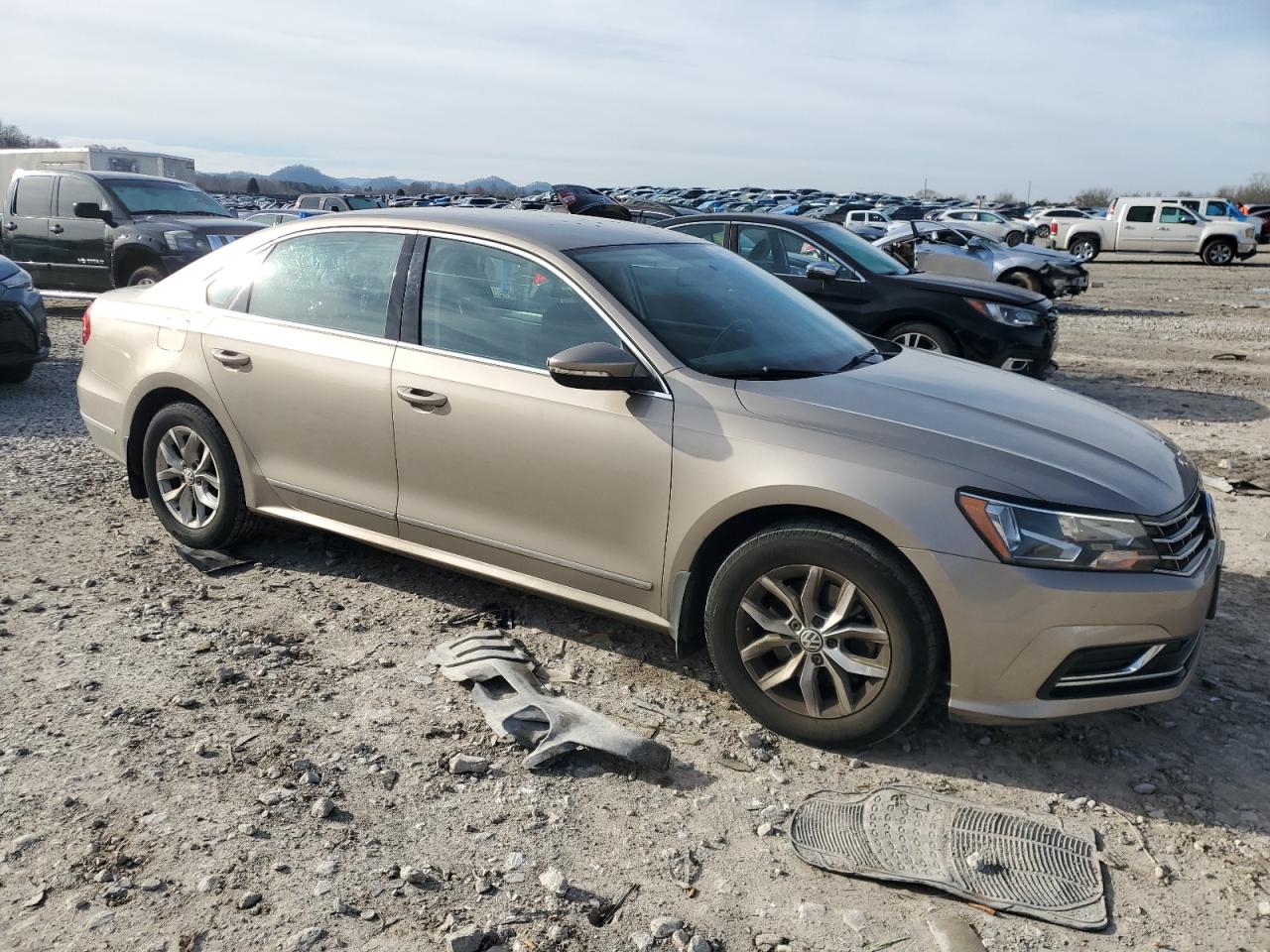 2016 Volkswagen Passat - Image 4