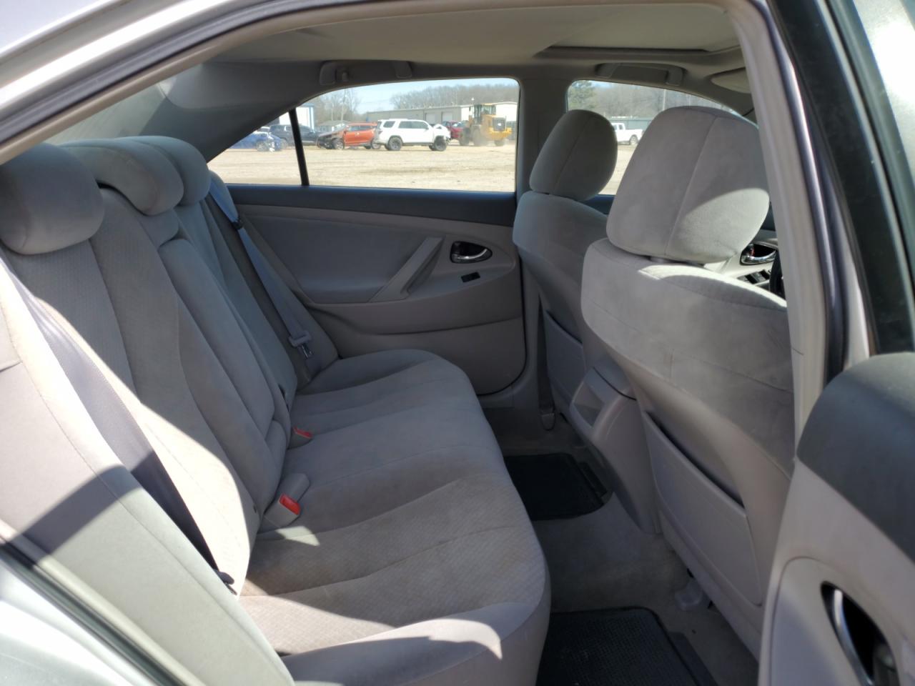 2009 Toyota Camry - Image 10