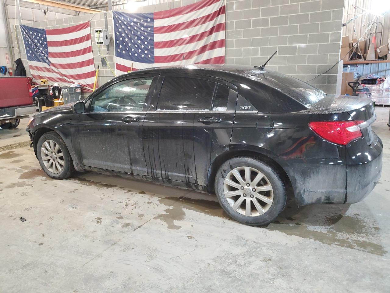 2013 Chrysler 200 - Image 2