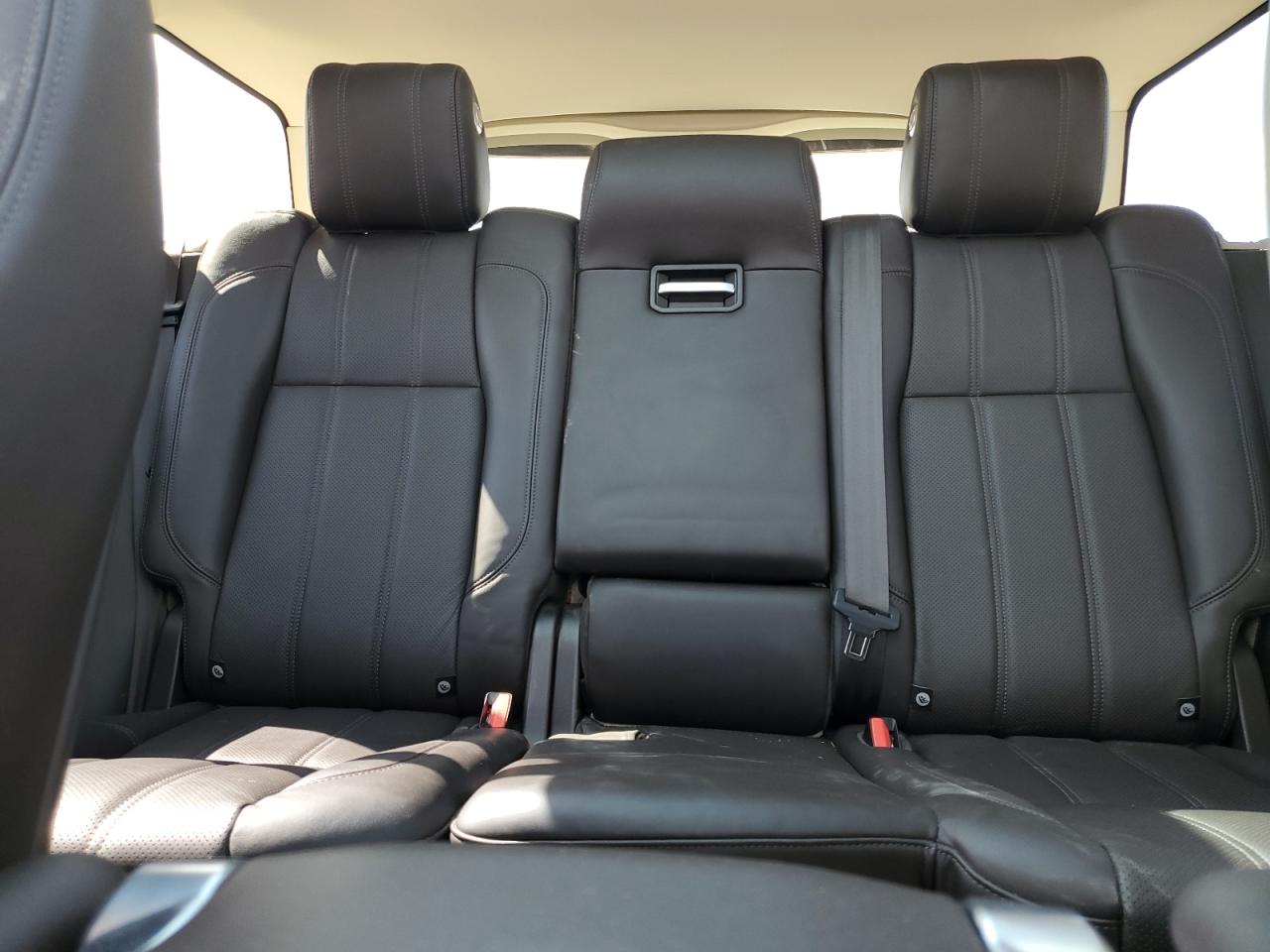 2016 Land Rover Range Rover - Image 10