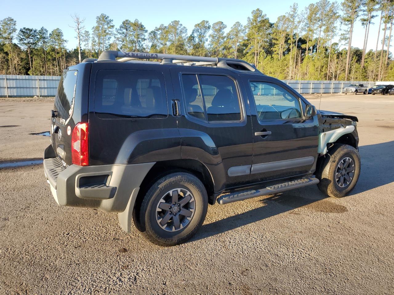 2015 Nissan XTerra - Image 3