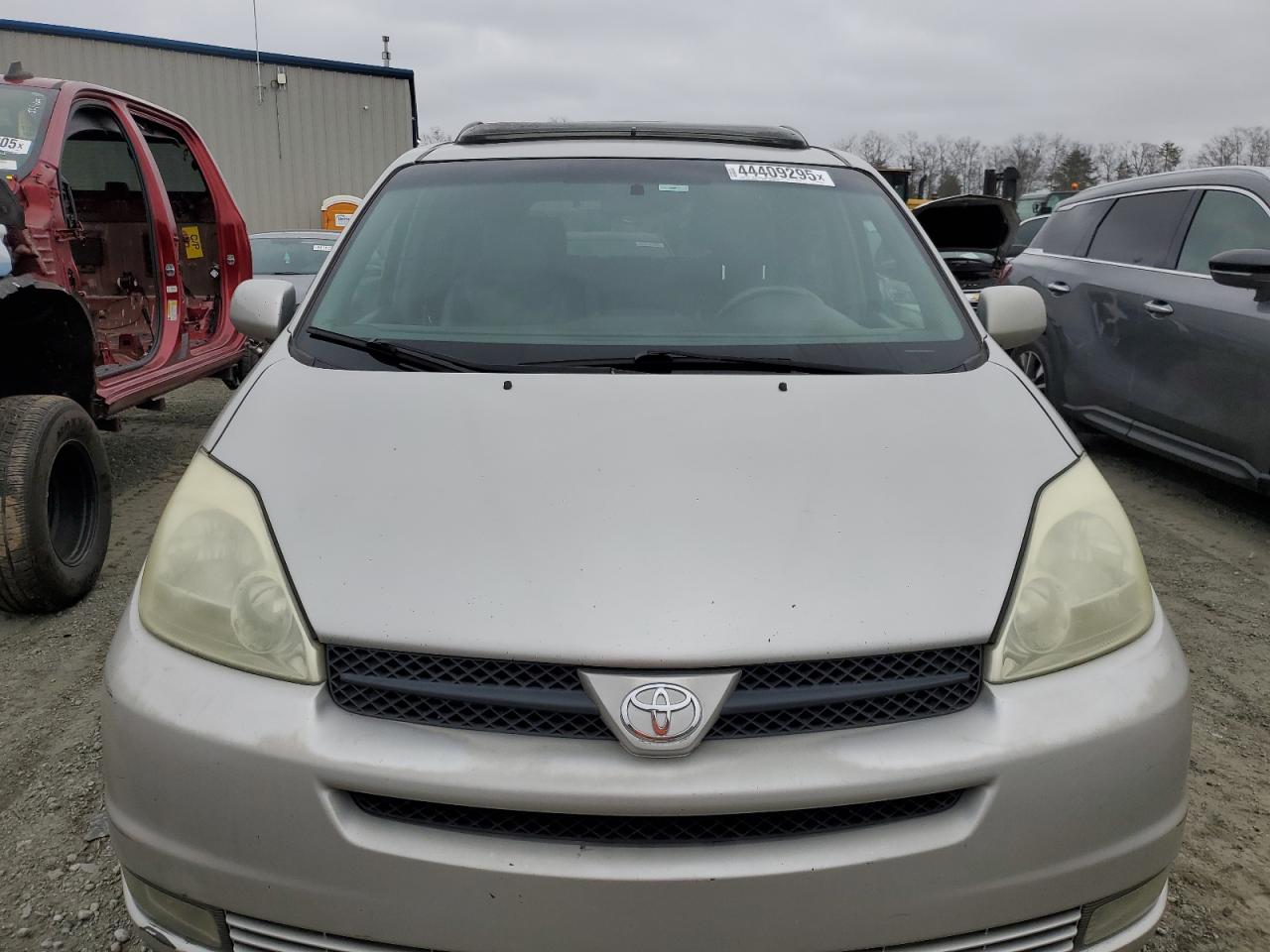 2004 Toyota Sienna - Image 5