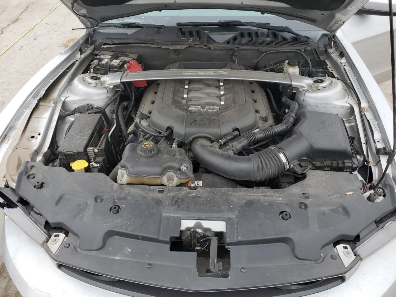 2011 Ford Mustang - Image 12