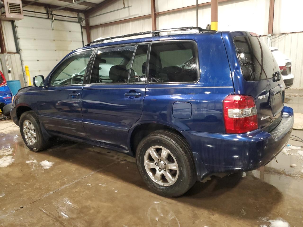 2004 Toyota Highlander - Image 2