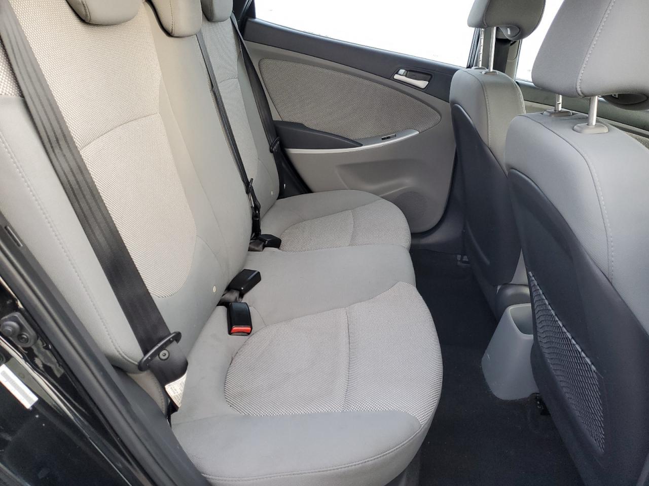 2013 Hyundai Accent - Image 10