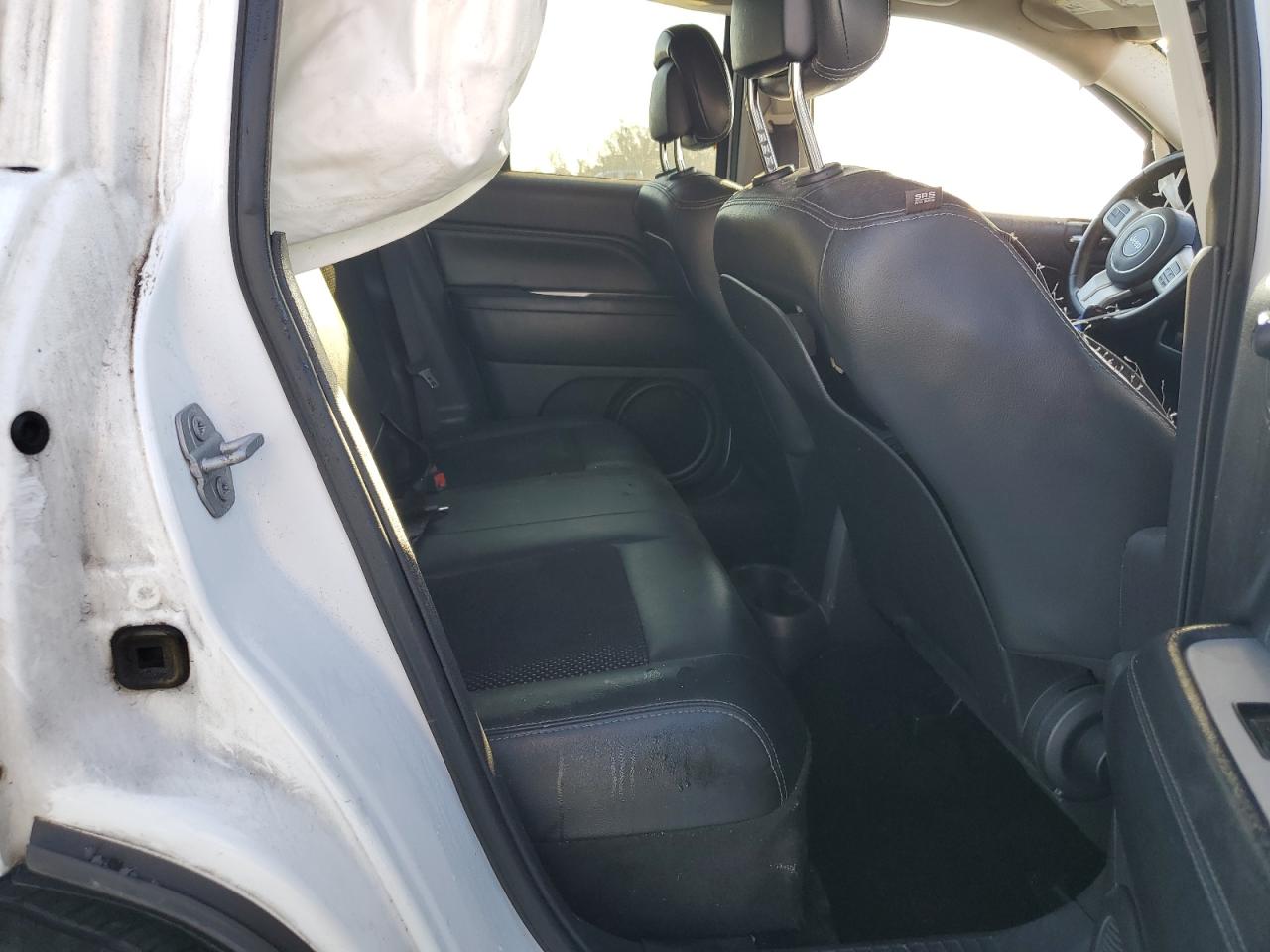 2016 Jeep Compass - Image 11