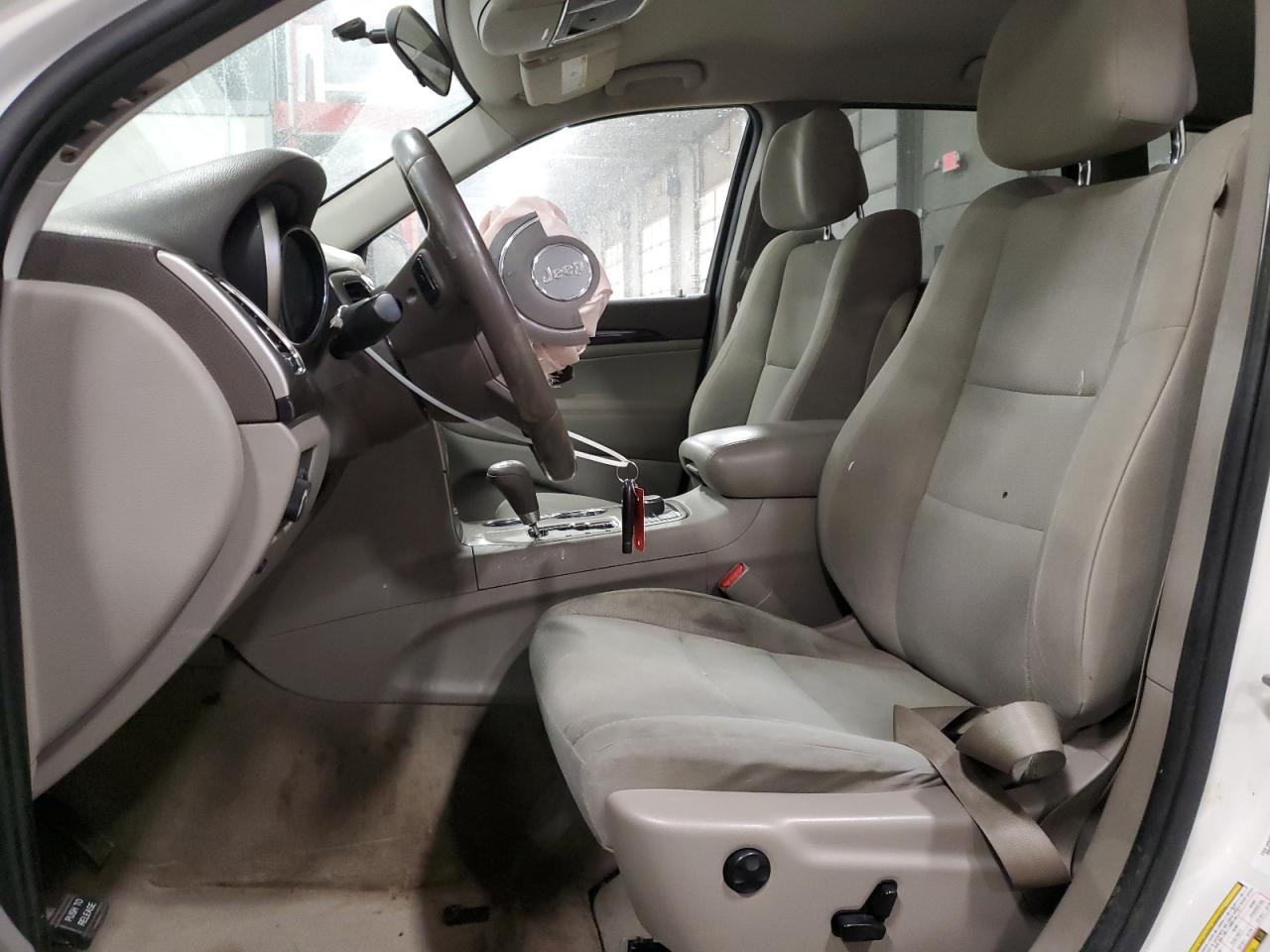 2011 Jeep Grand Cherokee - Image 7
