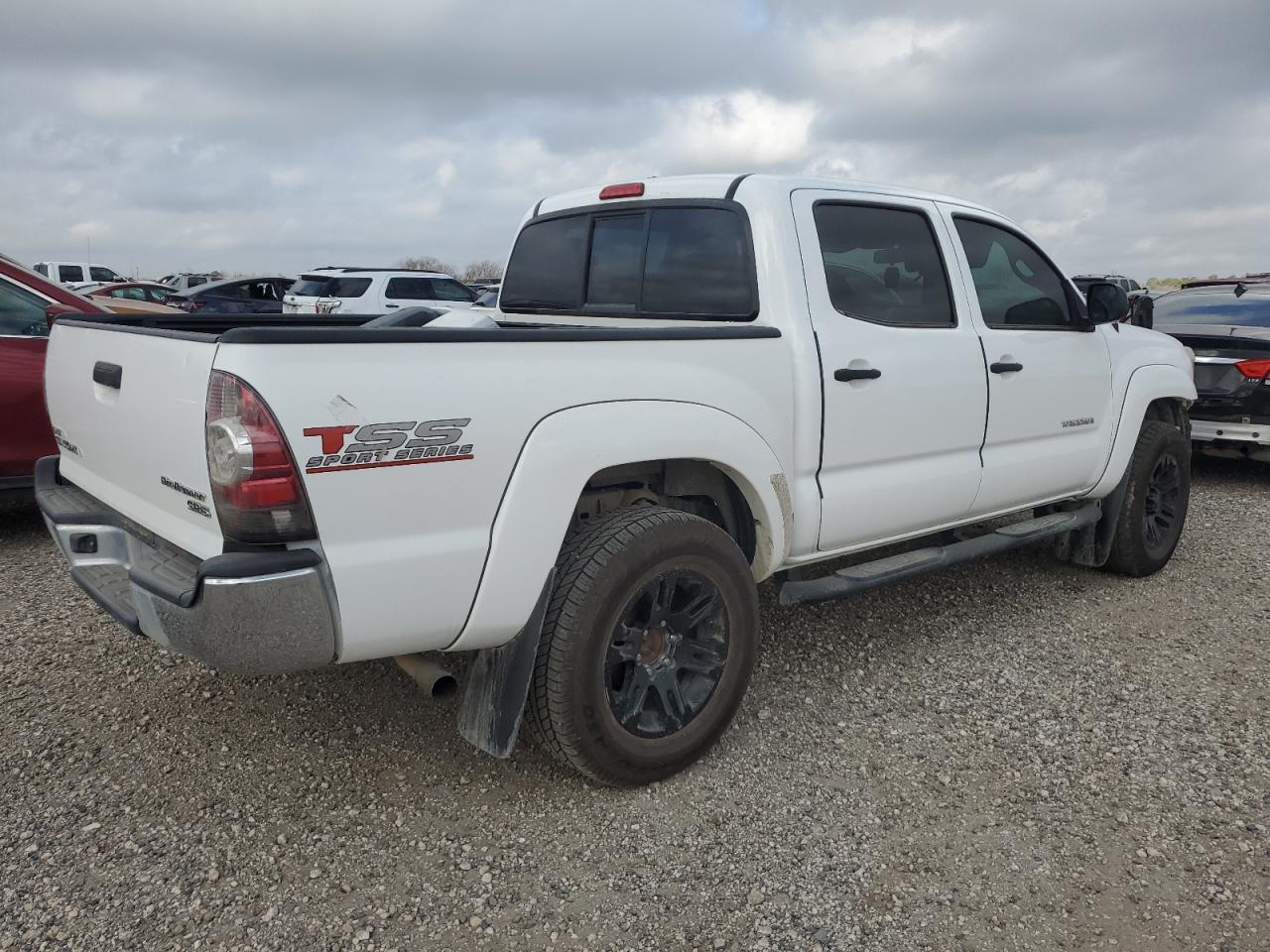 2015 Toyota Tacoma - Image 3
