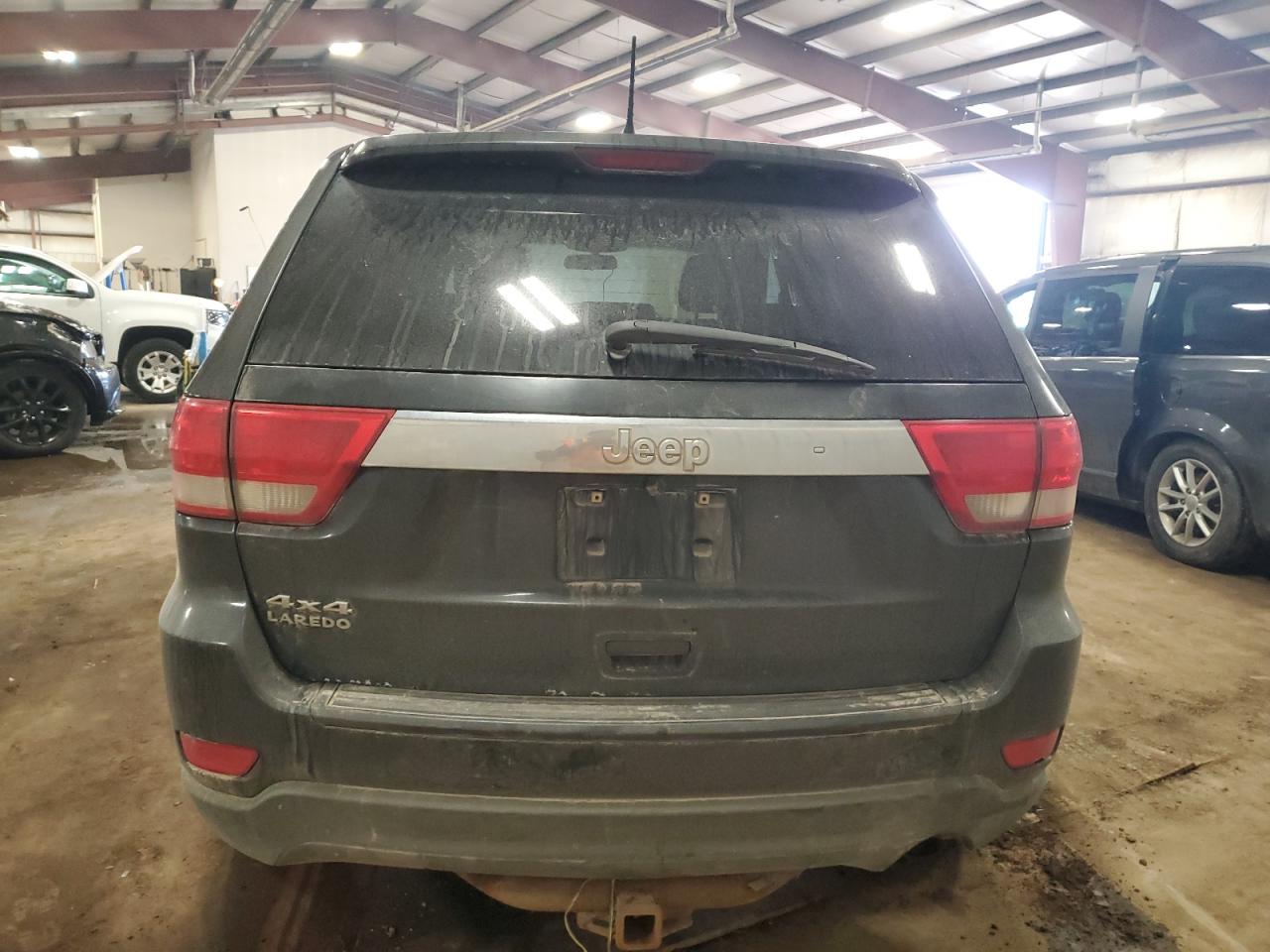 2011 Jeep Grand Cherokee - Image 6