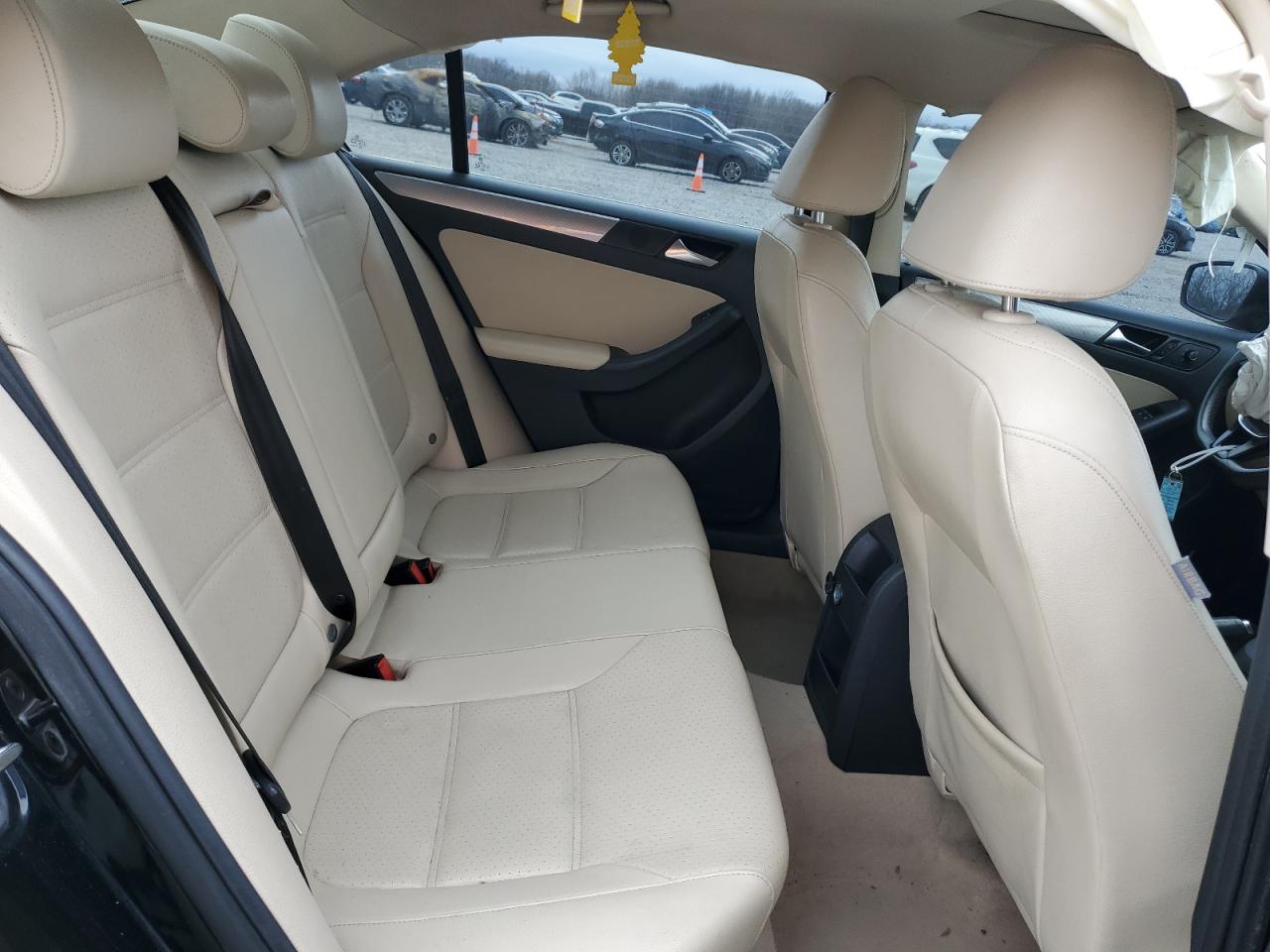 2015 Volkswagen Jetta - Image 11