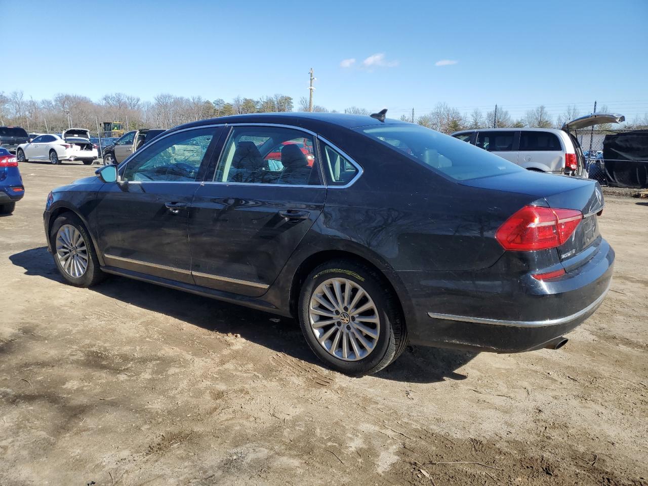 2016 Volkswagen Passat - Image 2