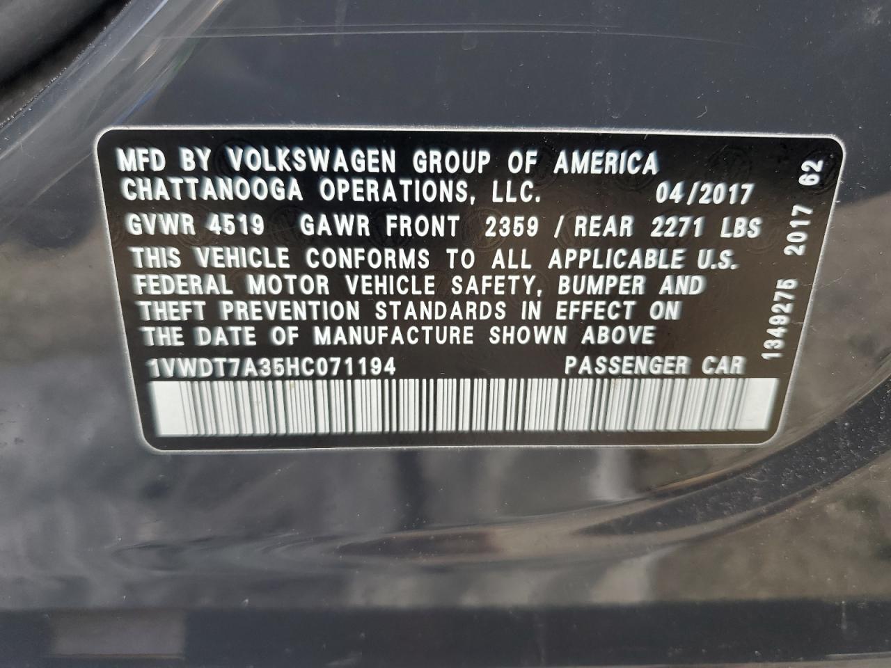 2017 Volkswagen Passat - Image 12