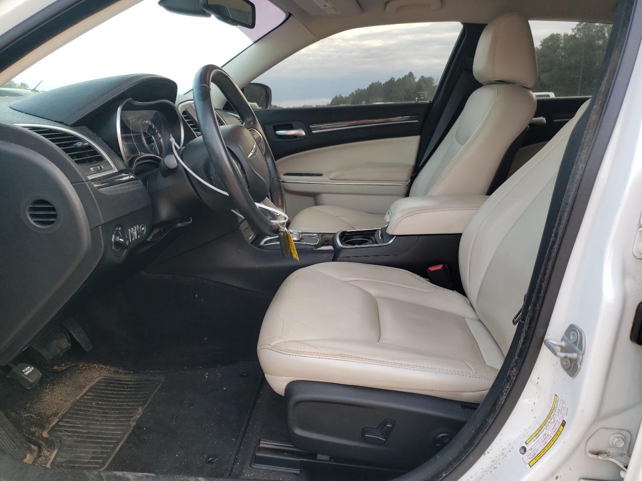 2018 Chrysler 300 - Image 7
