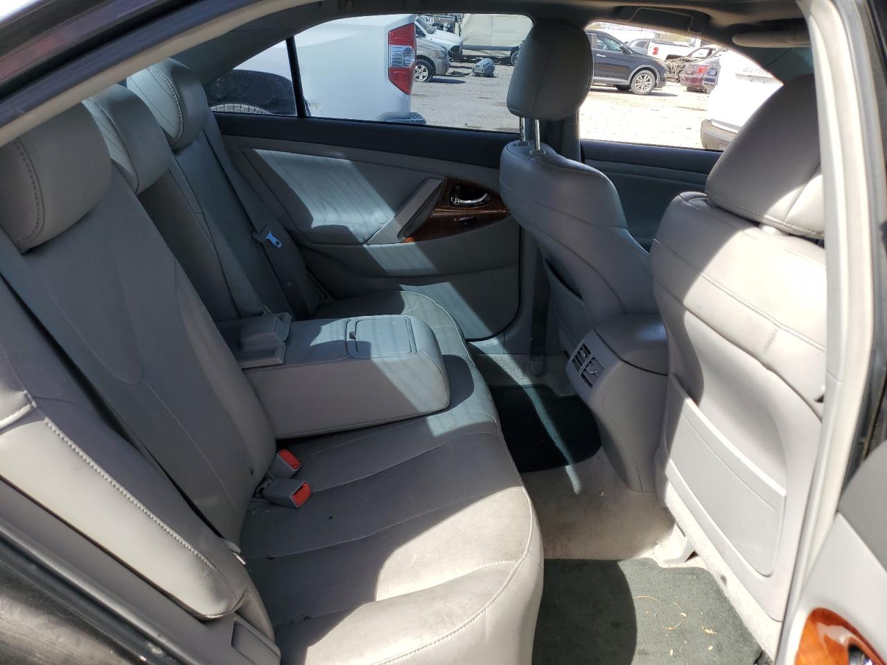 2010 Toyota Camry - Image 10