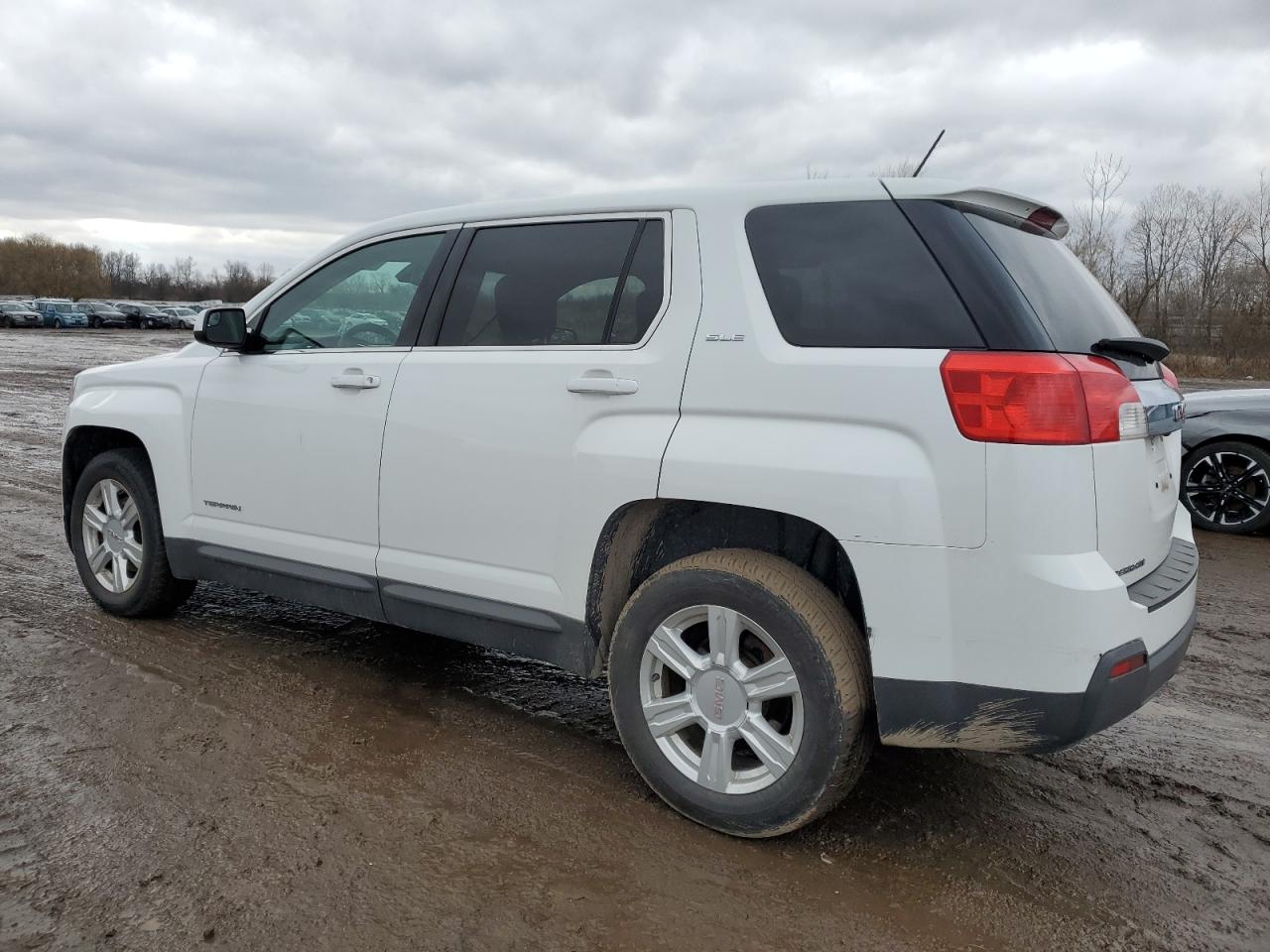 2014 GMC Terrain - Image 2